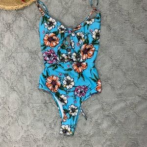 New Cupshe floral cut out one piece swimsuit